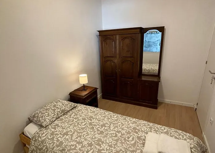 Дом отдыха Casa Inteira Santos's House Авейру